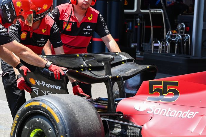 Detalle del alerón trasero del Ferrari F1-75