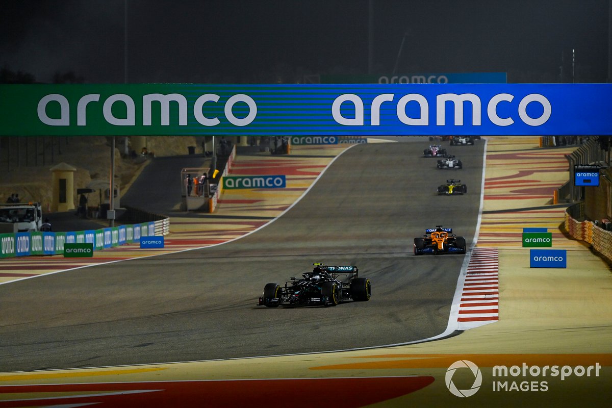 Valtteri Bottas, Mercedes F1 W11, Carlos Sainz Jr., McLaren MCL35, and Daniel Ricciardo, Renault F1 Team R.S.20