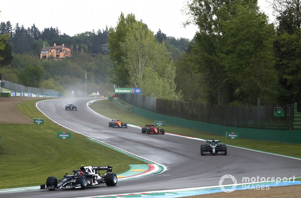 Pierre Gasly, AlphaTauri AT02, Lance Stroll, Aston Martin AMR21, Carlos Sainz Jr., Ferrari SF21, Lando Norris, McLaren MCL35M