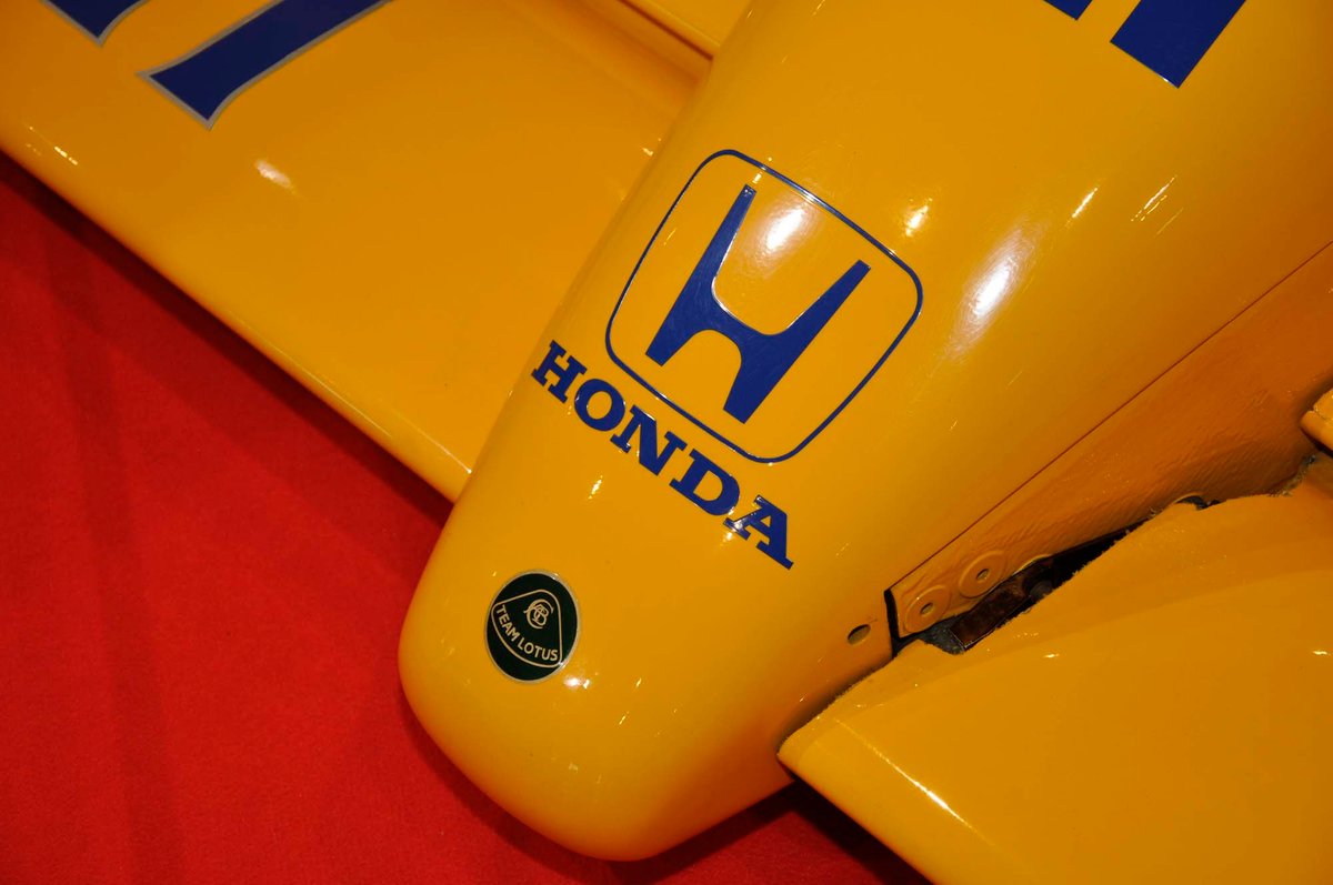 Lotus 99T