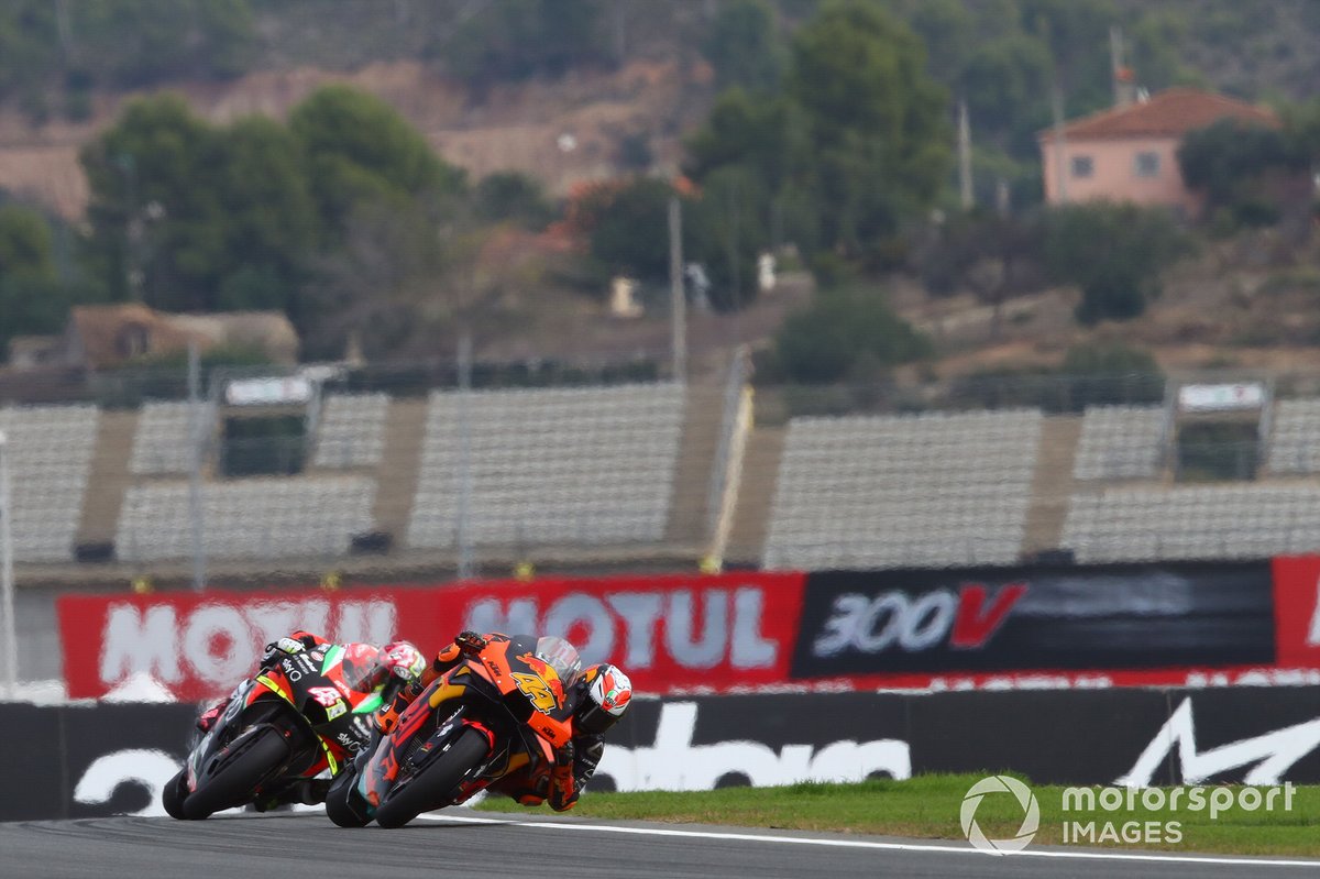Valentino Rossi dan Luca Marini naik podium teratas dalam Gulf 12 Hours