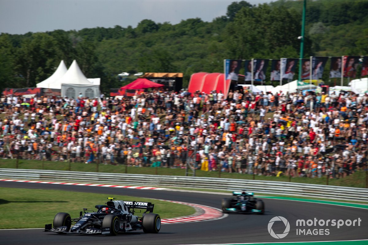 Pierre Gasly, AlphaTauri AT02, Lewis Hamilton, Mercedes W12