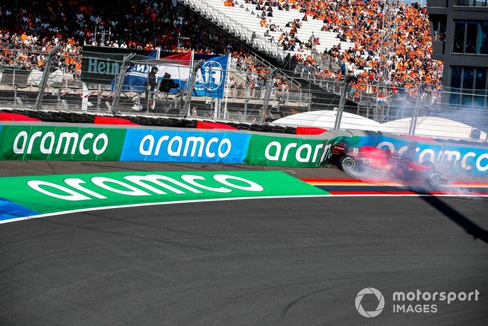 Choque de Carlos Sainz Jr., Ferrari SF21
