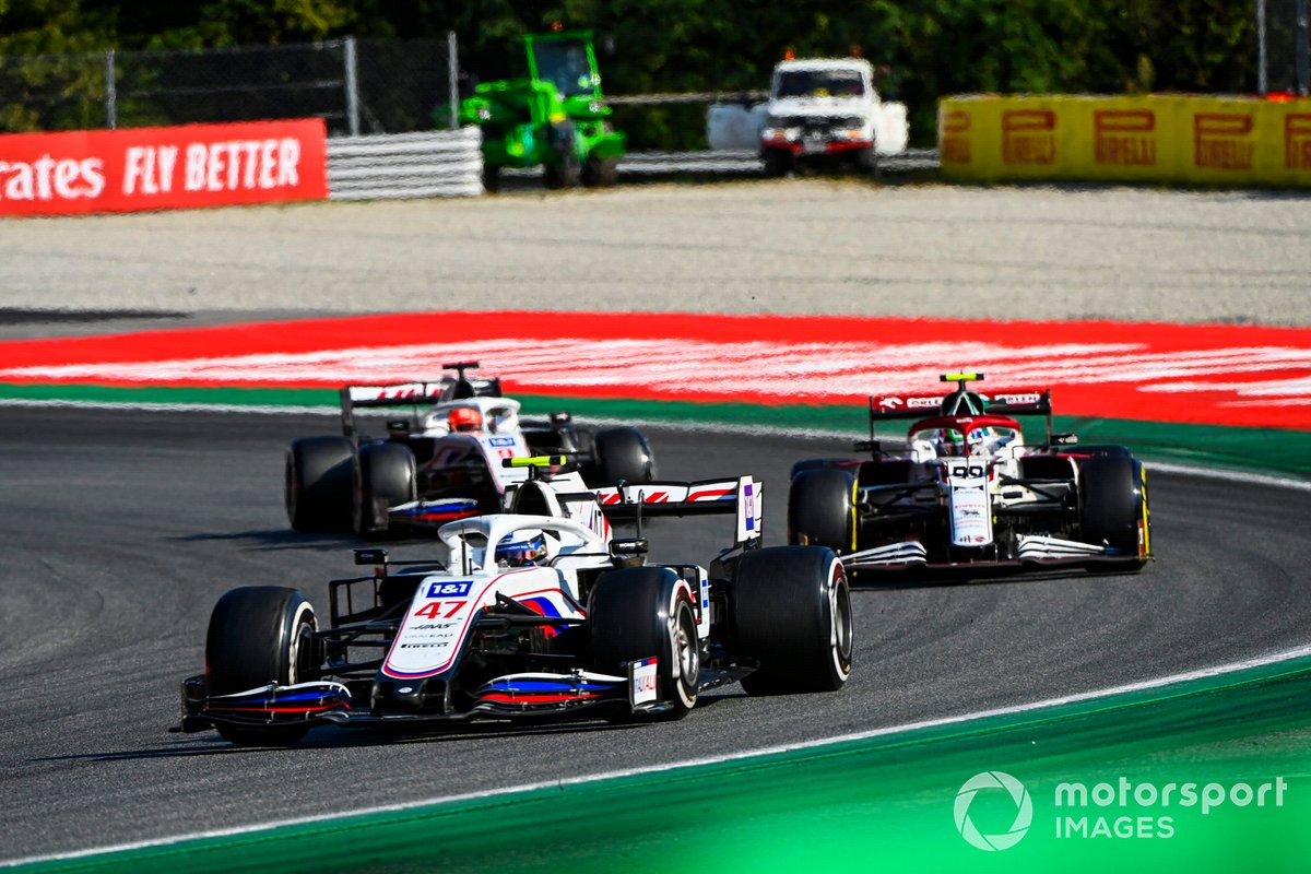 Mick Schumacher, Haas VF-21, Antonio Giovinazzi, Alfa Romeo Racing C41, and Nikita Mazepin, Haas VF-21