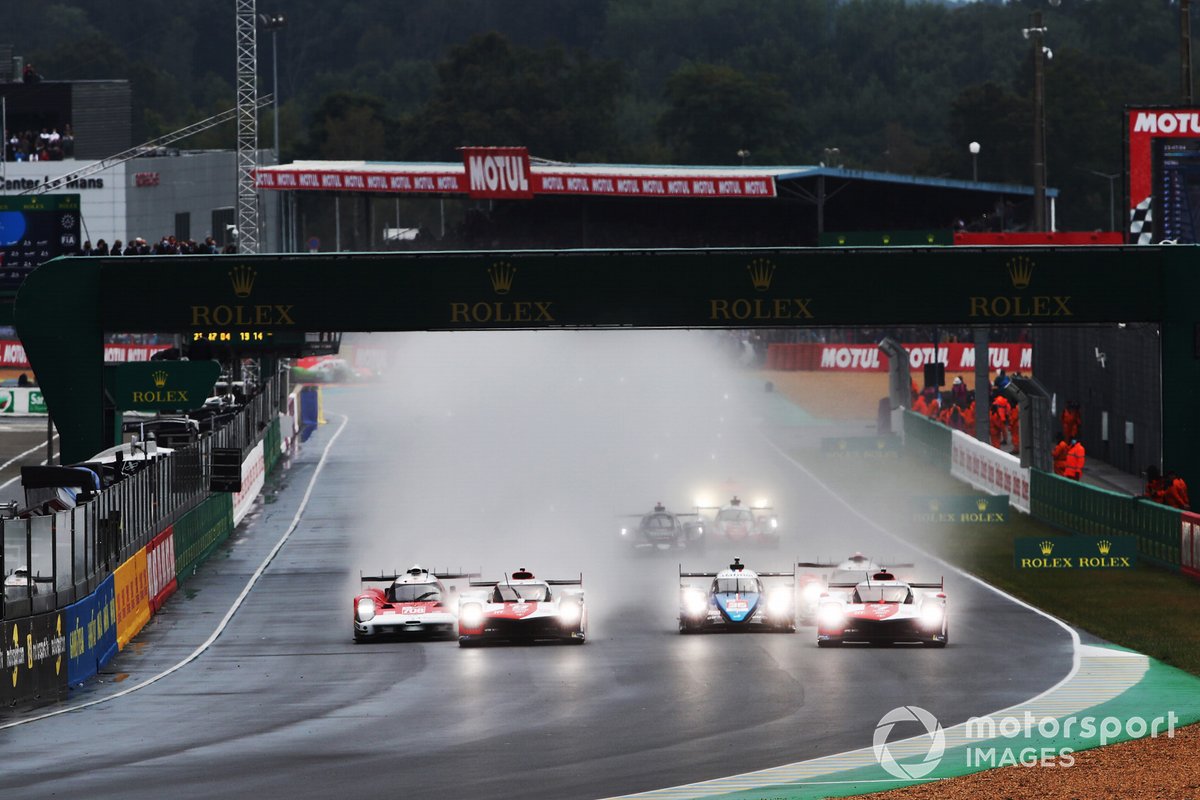 Inicio, #7 Toyota Gazoo Racing Toyota GR010 - Hybrid Hypercar, Mike Conway, Kamui Kobayashi, José María López , #8 Toyota Gazoo Racing Toyota GR010 - Hybrid Hypercar, Sebastien Buemi, Kazuki Nakajima, Brendon Hartley