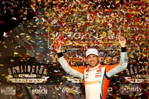 Race winner Denny Hamlin, Joe Gibbs Racing, Toyota Camry Offerpad