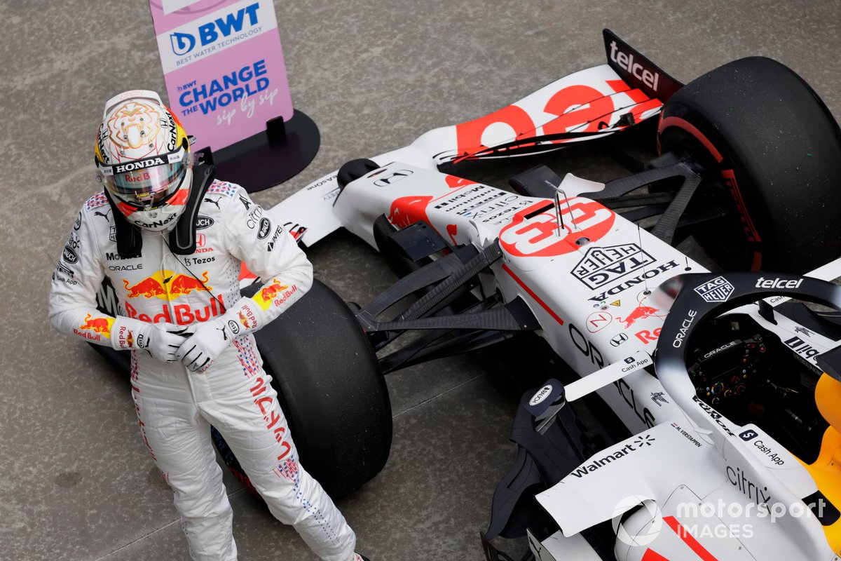 Max Verstappen, Red Bull Racing, llega al Parc Ferme tras la clasificación