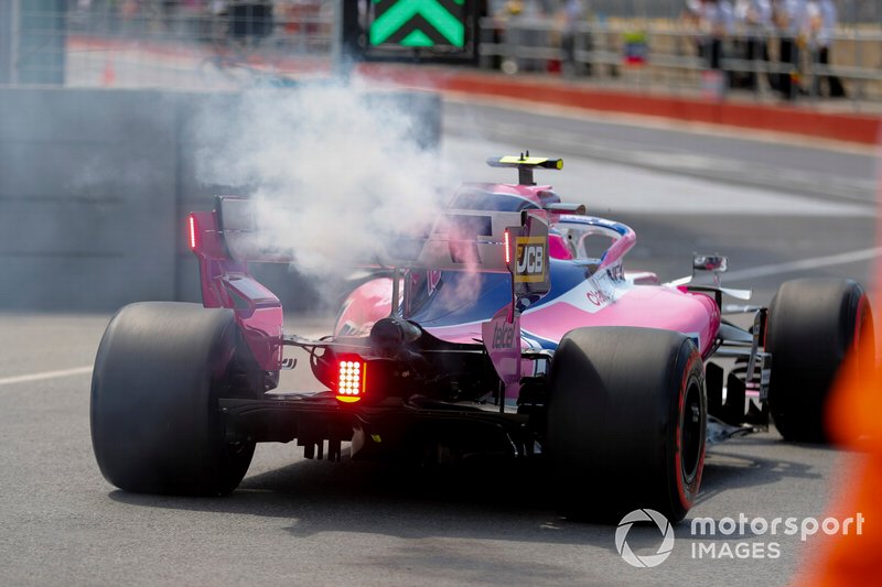 Lance Stroll, Racing Point RP19 entre dans la voie des stands avec des flammes