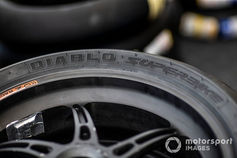 Neumático Pirelli