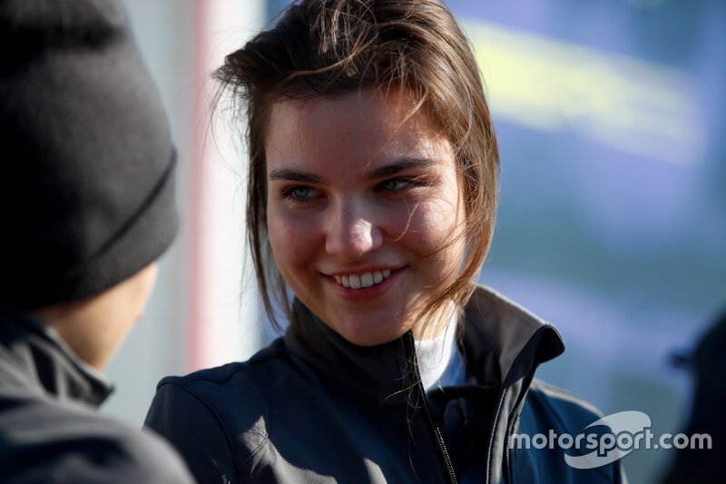 17. Vivien Keszthelyi