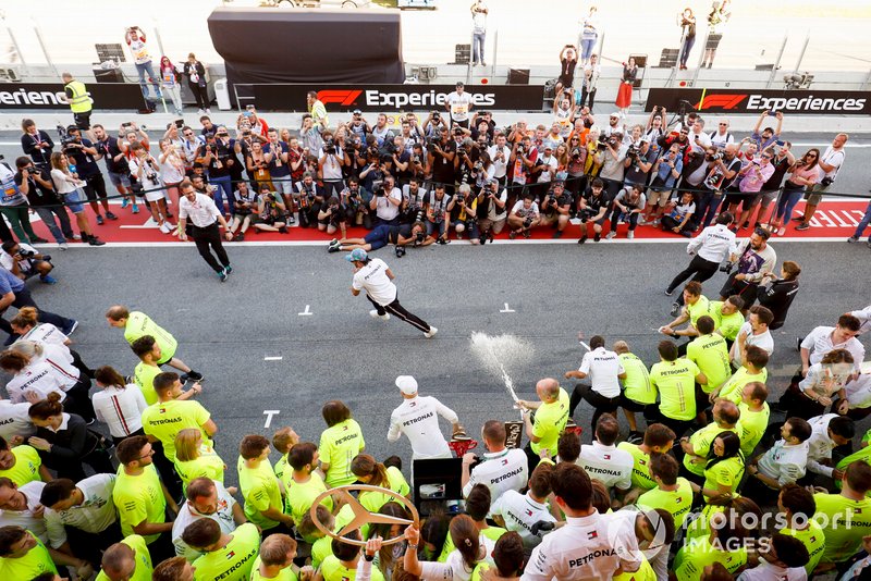 Lewis Hamilton, Mercedes AMG F1, 1st position, celebrates with his team after the race