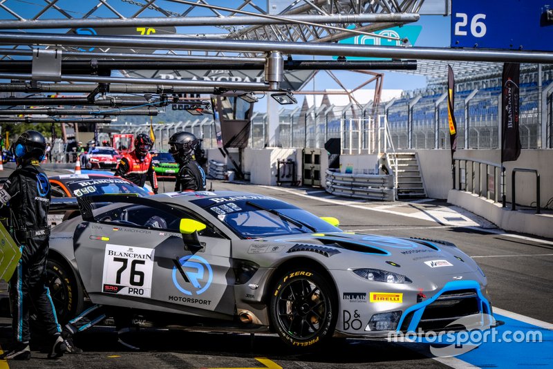 #76 R-Motorsport Aston Martin Vantage AMR GT3: Jake Dennis, Alex Lynn, Marvin Kirchhöfer