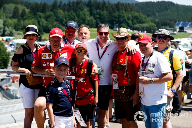 Un groupe de fans