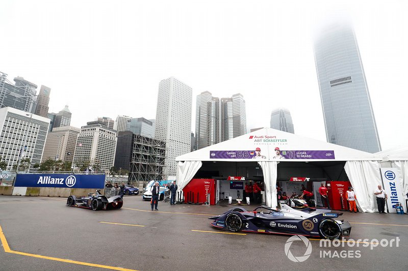 Robin Frijns, Envision Virgin Racing, Audi e-tron FE05, Sam Bird, Envision Virgin Racing, Audi e-tron FE05 head down the pit lane