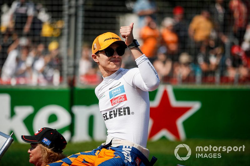 Lando Norris, McLaren, en el desfile de pilotos