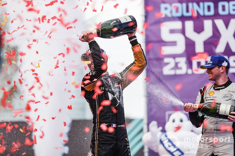 Jean-Eric Vergne, DS TECHEETAH, 1st position, celebrates on the podium with Oliver Rowland, Nissan e.Dams, 2nd position