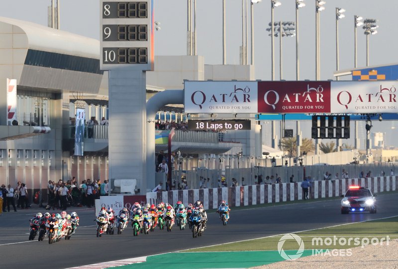 Aron Canet, Max Racing Team leads start