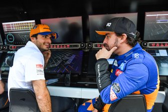 Fernando Alonso, McLaren ve Carlos Sainz Jr., McLaren