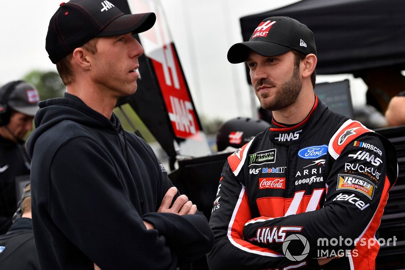 Daniel Suarez, Stewart-Haas Racing, mit Billy Scott