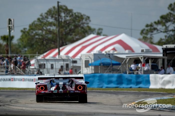 #67 Ford Chip Ganassi Racing Ford GT: Andy Priaulx, Harry Tincknell, Jonathan Bomarito