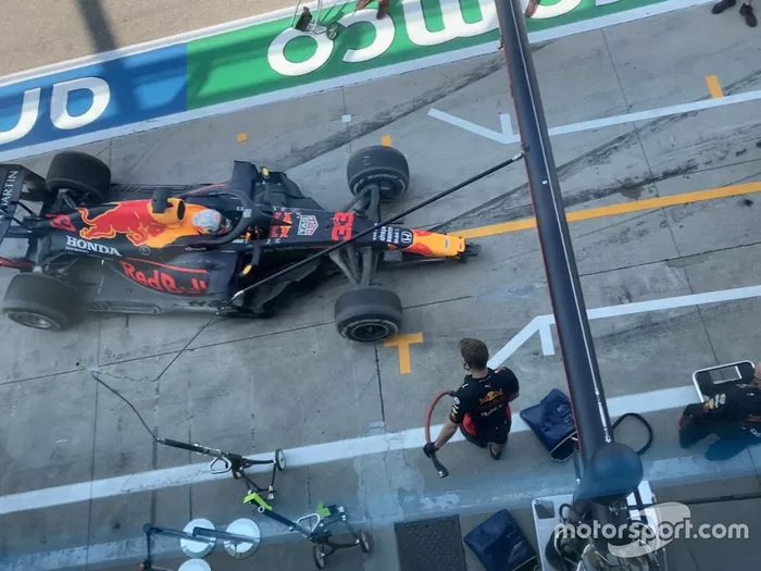Max Verstappen, Red Bull Racing RB16 tras su accidente
