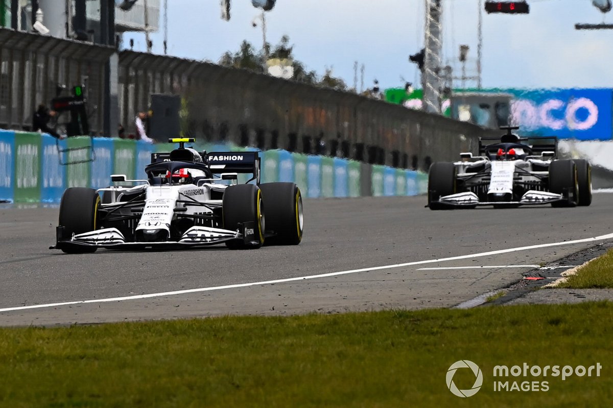Pierre Gasly, AlphaTauri AT01, Daniil Kvyat, AlphaTauri AT01