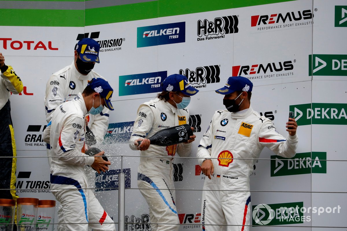 Podio: #42 BMW Team Schnitzer BMW M6 GT3: Augusto Farfus, Jens Klingmann, Martin Tomczyk, Sheldon van der Linde
