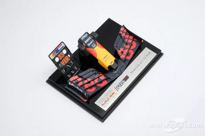 Amalgam RB15 neus schaal 1:12, Max Verstappen