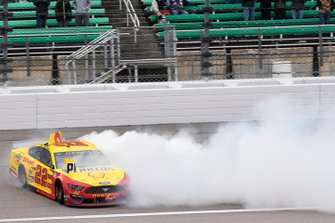 Race winner Joey Logano, Team Penske, Ford Mustang
