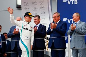 Tweede plaats Valtteri Bottas, Mercedes AMG F1, op het podium