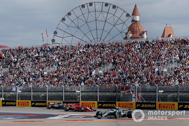 Valtteri Bottas, Mercedes AMG F1 W09, Sebastian Vettel, Ferrari SF71H, Lewis Hamilton, Mercedes AMG F1 W09