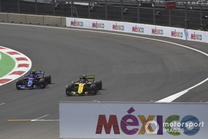 Carlos Sainz Jr, Renault Sport F1 Team R.S. 18 y Pierre Gasly, Scuderia Toro Rosso STR13