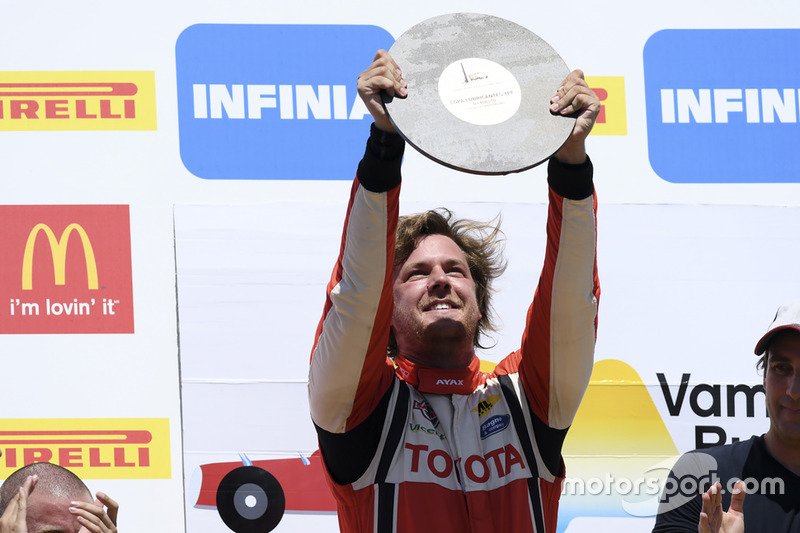 Podio: ganador de la carrera Fernando Etchegorry, JCD Racing