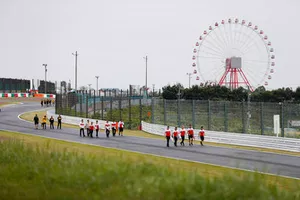 Marcus Ericsson, Sauber, Charles Leclerc, Sauber, Carlos Sainz Jr., Renault Sport F1 Team et Nico Hulkenberg, Renault Sport F1 Team, marchent sur la piste