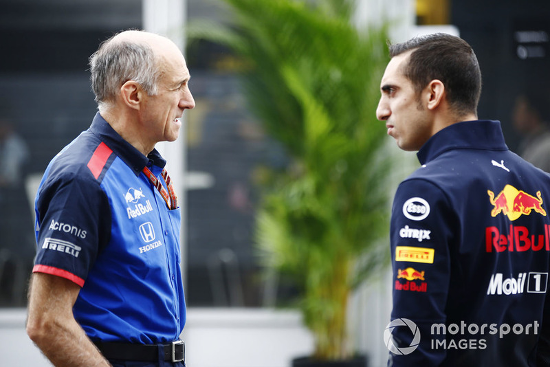Franz Tost, Team Principal Scuderia Toro Rosso, bersama Sebastien Buemi, pembalap tes Red Bull Racing