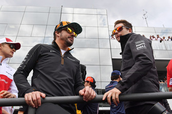 Fernando Alonso, McLaren ve Stoffel Vandoorne, McLaren pilotlar geçit töreninde