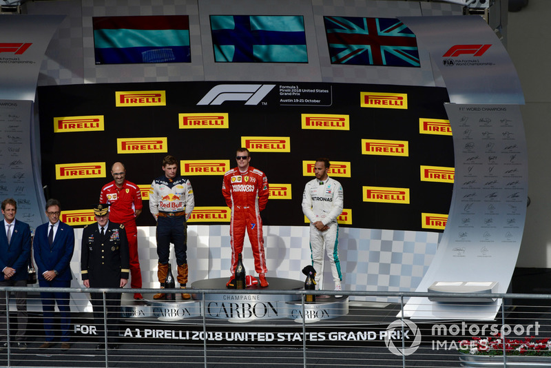 Podyum: Carlo Santi, Ferrari Yarış Mühendisi, 2.Max Verstappen, Red Bull Racing, Yarış galibi Kimi Raikkonen, Ferrari, 3. Lewis Hamilton, Mercedes AMG F1
