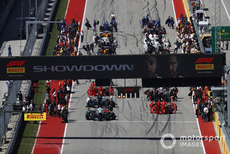 Suasana jelang warm-up lap