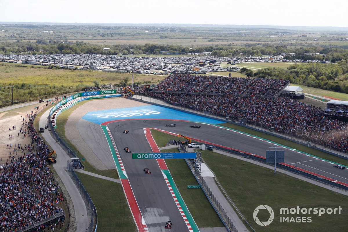 Charles Leclerc, Ferrari SF21, Carlos Sainz Jr., Ferrari SF21, Daniel Ricciardo, McLaren MCL35M,y Lando Norris, McLaren MCL35M