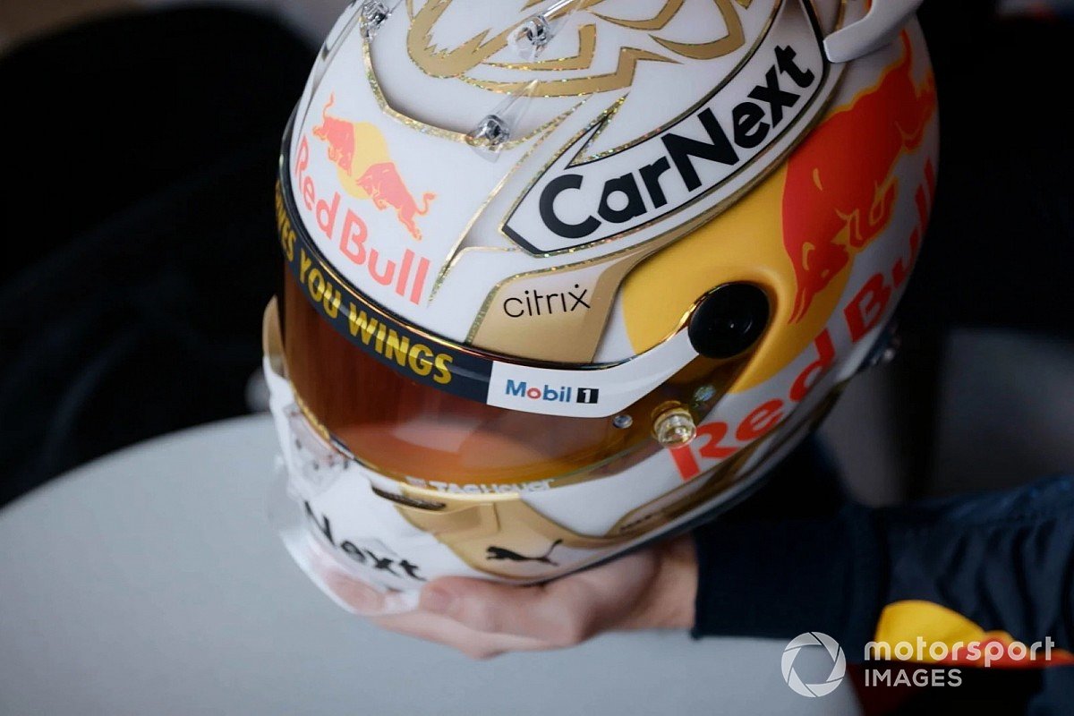 El casco de Max Verstappen para la temporada 2022.