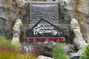 Pocono Raceway entry sign, atmosphere