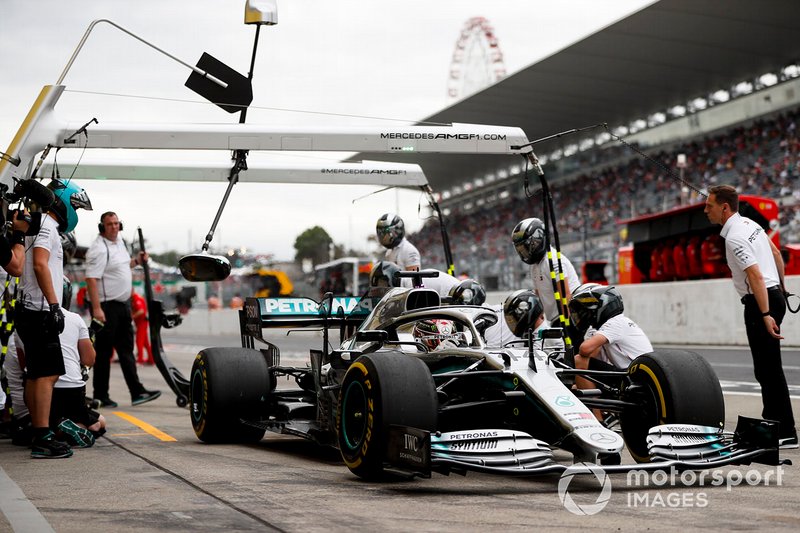 Lewis Hamilton, Mercedes AMG F1 W10, makes a stop during practice