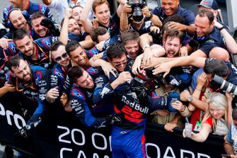 Third place Daniil Kvyat, Toro Rosso celebrates with his team in Parc Ferme