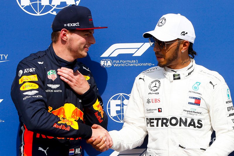 Pole Sitter Lewis Hamilton, Mercedes AMG F1, second place Max Verstappen, Red Bull Racing, p