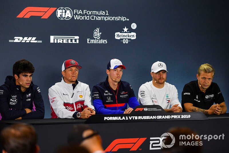 Lance Stroll, Racing Point, Kimi Raikkonen, Alfa Romeo Racing, Daniil Kvyat, Toro Rosso, Valtteri Bottas, Mercedes AMG F1, et Kevin Magnussen, Haas F1 Team lors de la conférence de presse