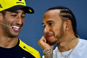 Lewis Hamilton, Mercedes AMG F1 v Daniel Ricciardo, Renault F1 Team