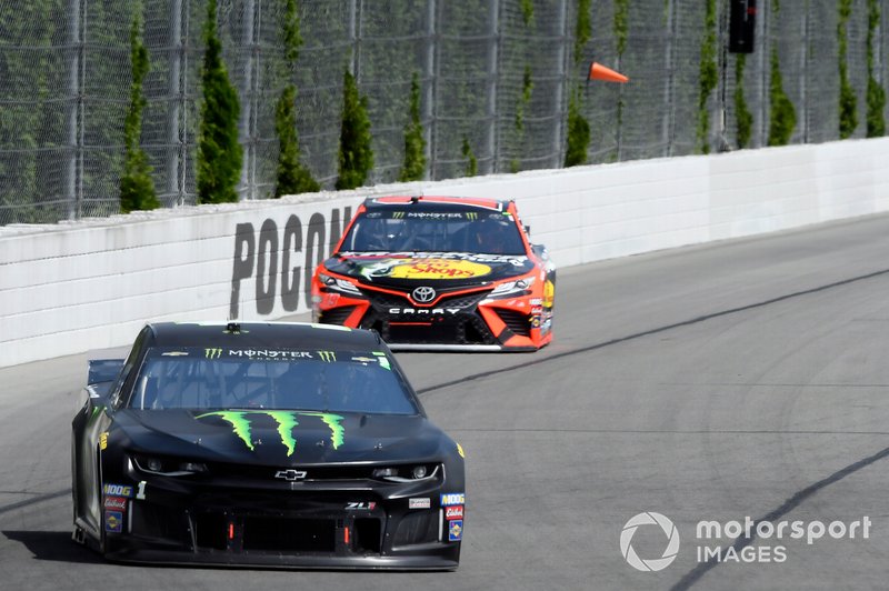 Kurt Busch, Chip Ganassi Racing, Chevrolet Camaro Monster Energy, Martin Truex Jr., Joe Gibbs Racing, Toyota Camry Bass Pro Shops/Tracker Off Road