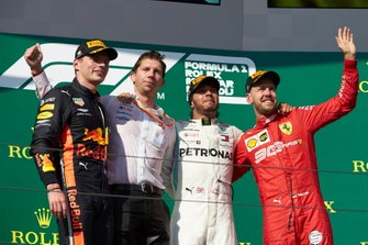 Podyum: 2. Max Verstappen, Red Bull Racing, James Vowles, Motorsporları Strateji Direktörü, Mercedes AMG F1, Yarış galibi Lewis Hamilton, Mercedes AMG F1, 3. Sebastian Vettel, Ferrari