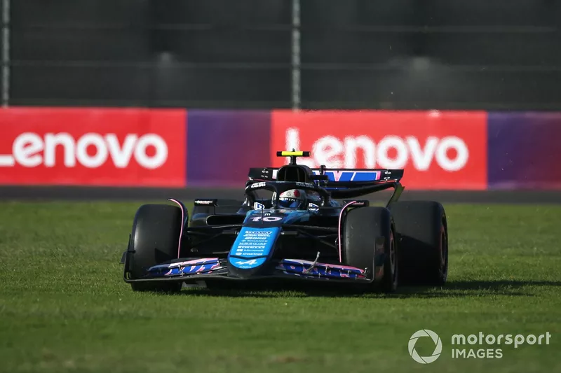 Pierre Gasly, Alpine A524, sur l'herbe