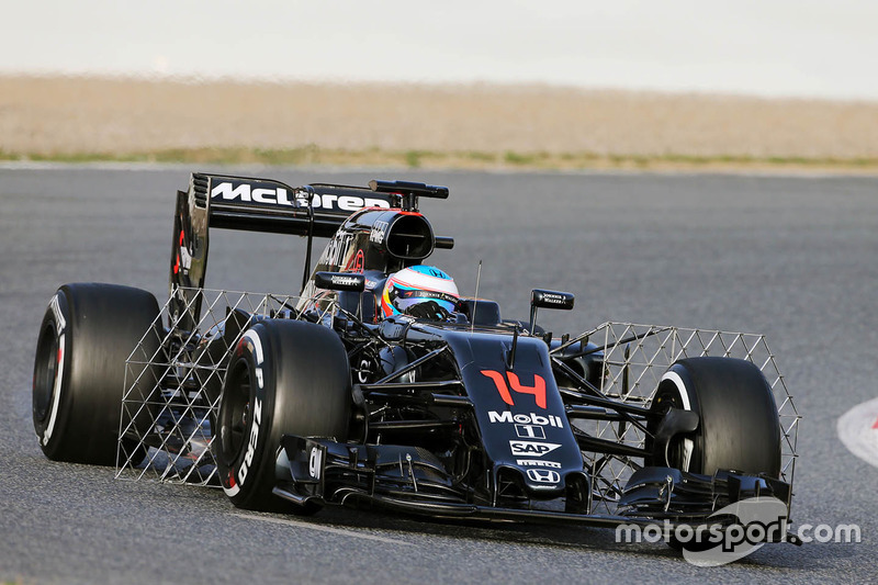 Fernando Alonso, McLaren MP4-31 running sensor equipment